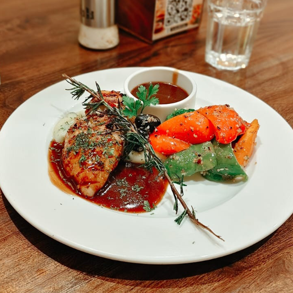A welcoming restaurant experience